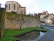 Le Lavoir-bassin au pied de l'église.