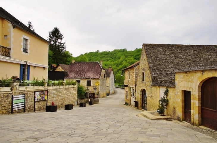 La Commune - Saint-Amand-de-Coly