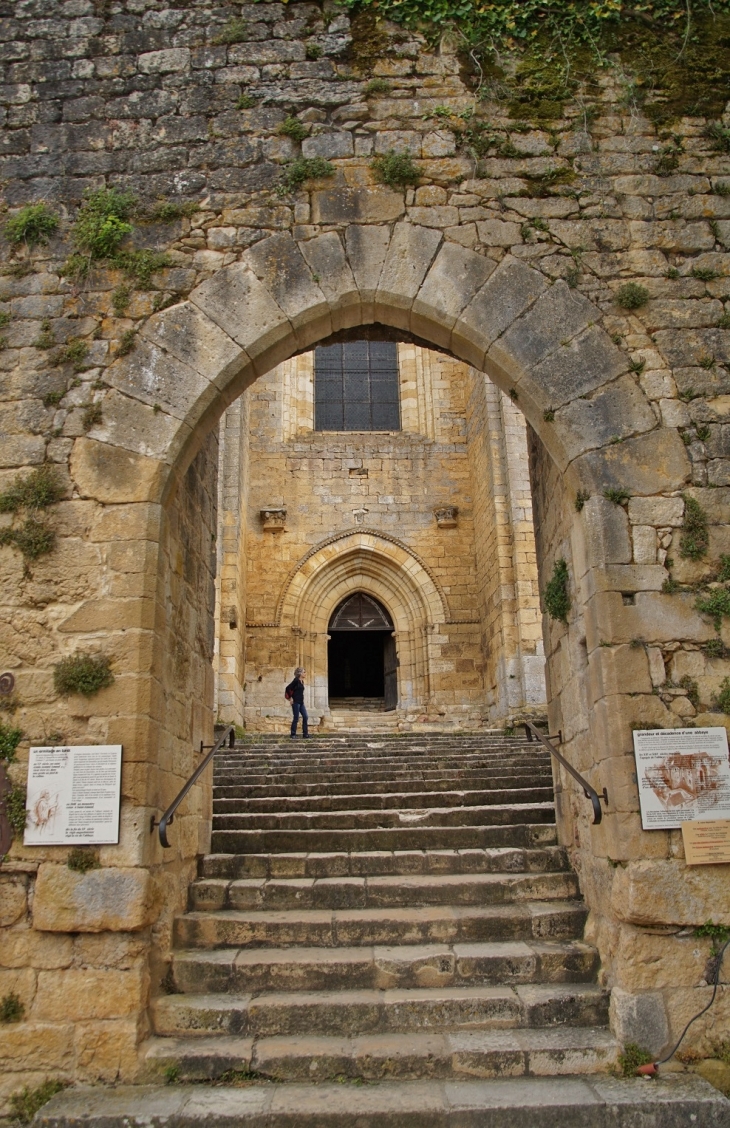 <<église Saint-Amand - Saint-Amand-de-Coly