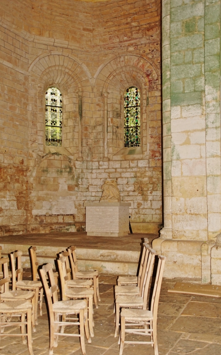 <<église Saint-Amand - Saint-Amand-de-Coly