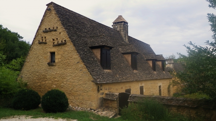 Maison ancienne au hameau de Bouyssiéral. - Saint-André-d'Allas