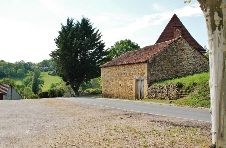 Le Village - Saint-André-d'Allas