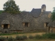 Ferme couverte de lauzes au village de Breuil.