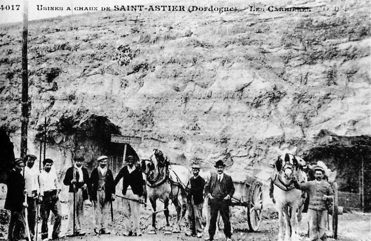 Usine à chaux, les carrières, vers 1910 (carte postale ancienne). - Saint-Astier