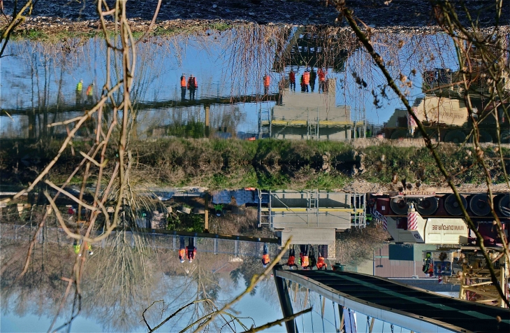 Installation de la passerelle - Saint-Astier