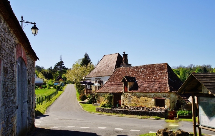 Le Village - Saint-Avit-de-Vialard