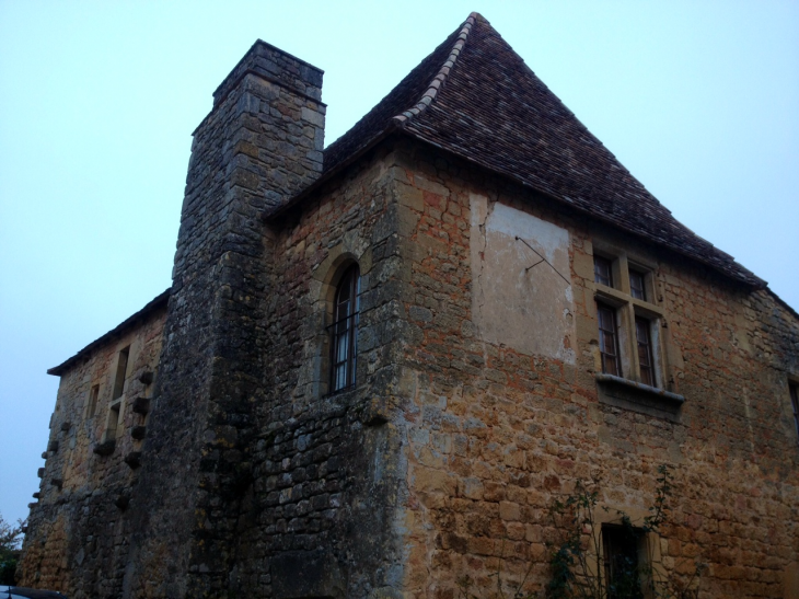 La maison au cadran solaire. - Saint-Avit-Sénieur