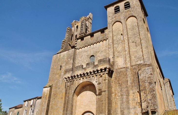 <<église Saint-Avit - Saint-Avit-Sénieur