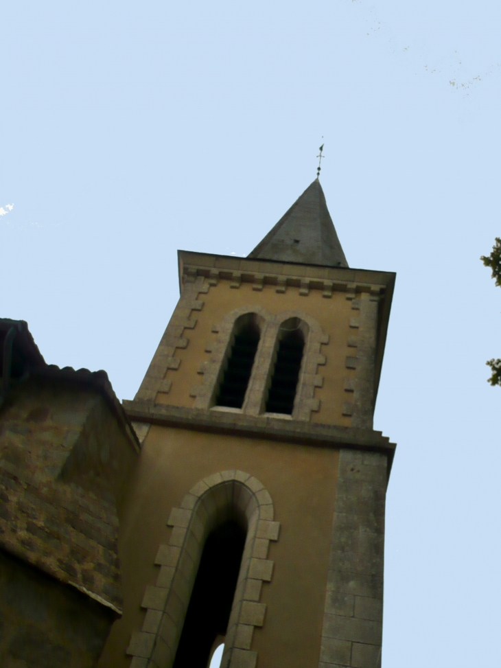 Clocher de l'église paroissiale. - Saint-Barthélemy-de-Bussière