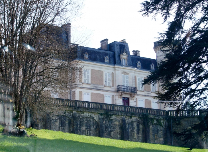Château de Saint-Crépin du XIXe siècle. - Saint-Crépin-de-Richemont