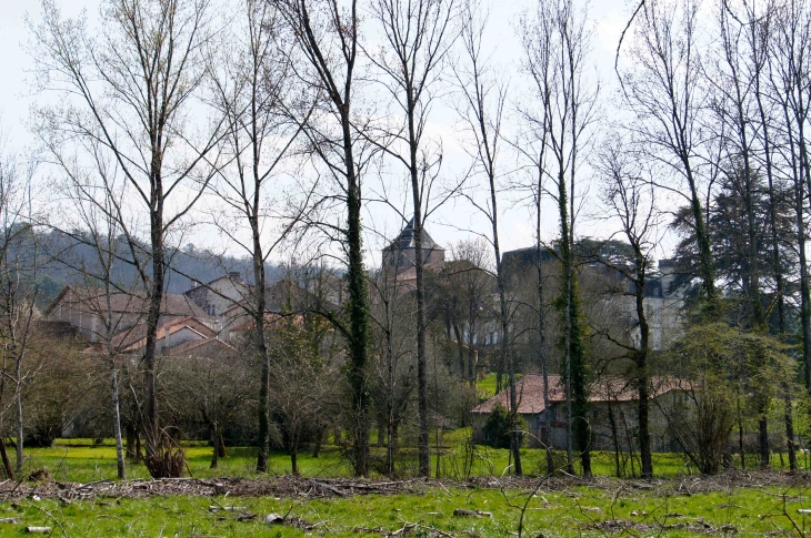 Vue sur le village. - Saint-Crépin-de-Richemont