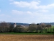 Aux alentours - Coté ouest, la tour et les dépendances du château de la Barde.