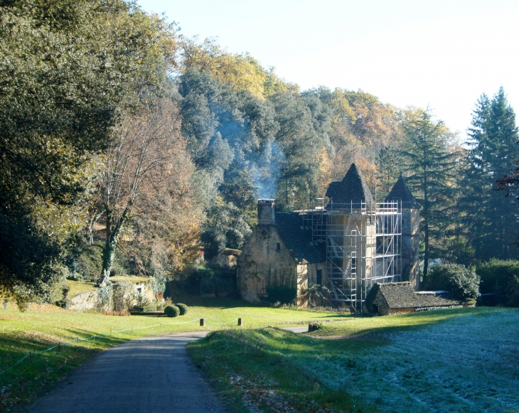 Le château de Cipières ou Lacypierre, XVe et XVIe siècles. en pleine rénovation. - Saint-Crépin-et-Carlucet