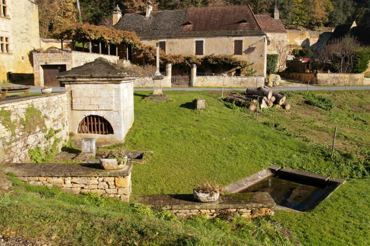 Le Lavoir de Saint Crépin. - Saint-Crépin-et-Carlucet