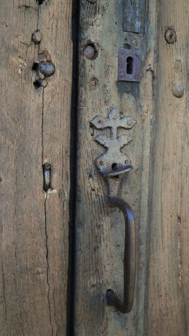 Ferronnerie de la^porte de l'église. - Saint-Félix-de-Reillac-et-Mortemart