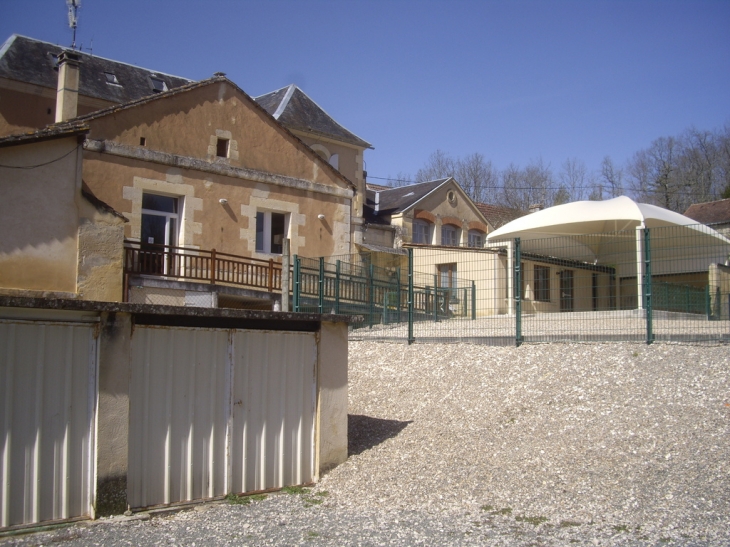 Le groupe scolaire. - Saint-Félix-de-Villadeix