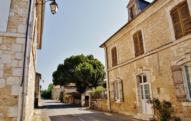 La Commune - Saint-Front-d'Alemps