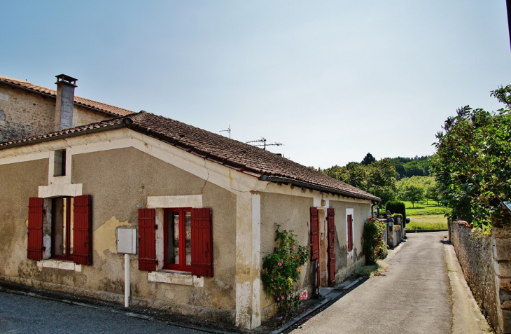 La Commune - Saint-Front-d'Alemps