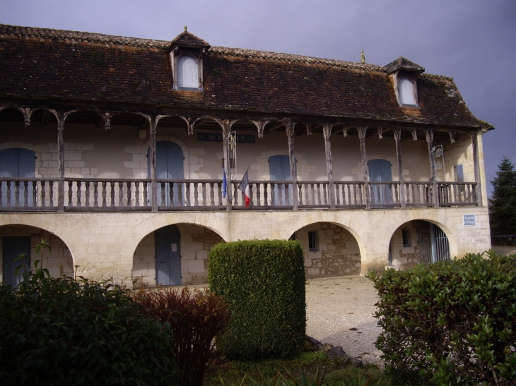 La mairie. - Saint-Front-de-Pradoux