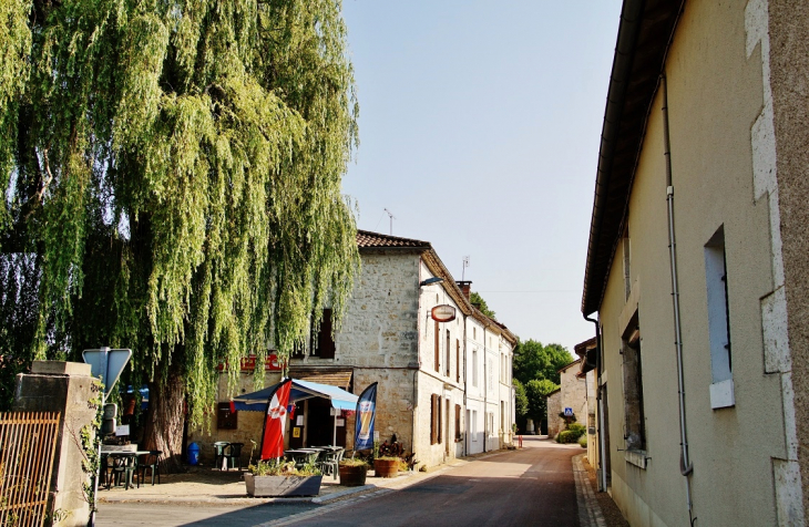 La Commune - Saint-Front-la-Rivière