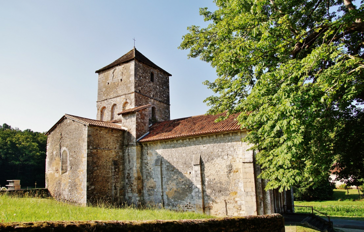 <<église Saint-Front - Saint-Front-sur-Nizonne