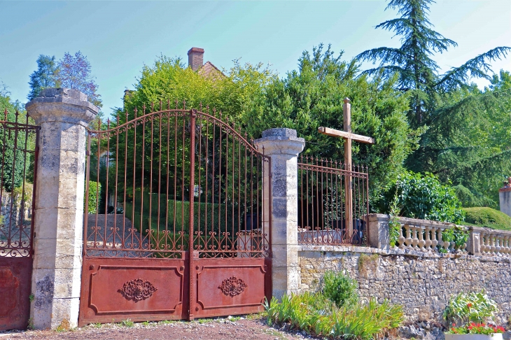 Croix de chemin. - Saint-Germain-des-Prés