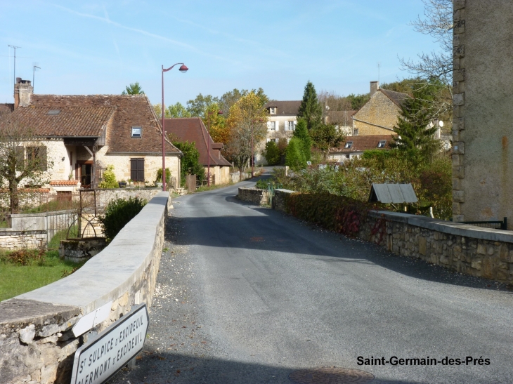 Le village  Crédit : André Pommiès - Saint-Germain-des-Prés