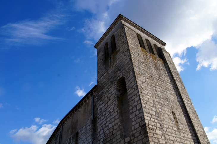 Le clocher de l'église Saint-Germain. - Saint-Germain-du-Salembre