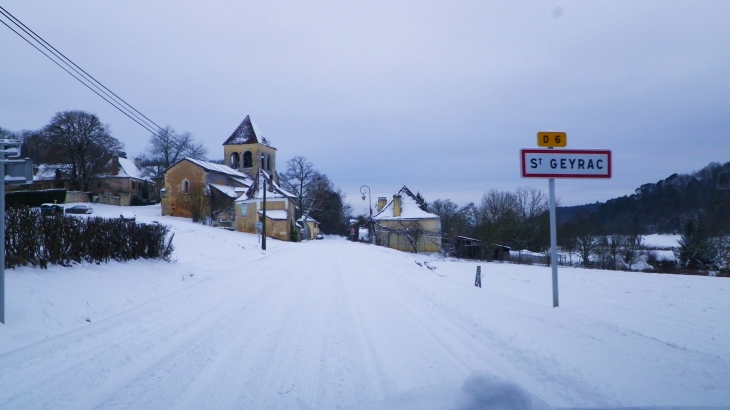 Saint Geyrac sous la neige. - Saint-Geyrac