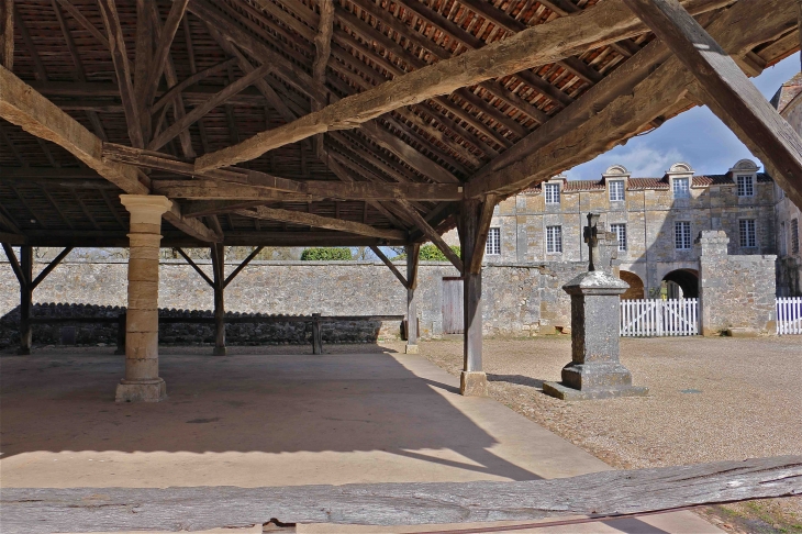 La Halle - Saint-Jean-de-Côle