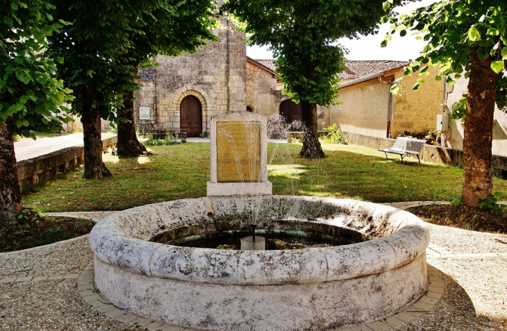 Fontaine - Saint-Julien-de-Bourdeilles