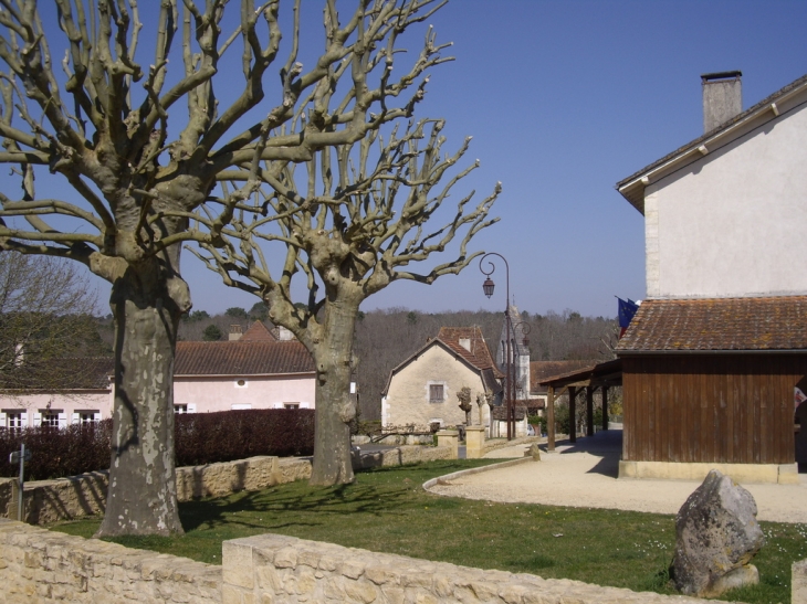 Le village. - Saint-Julien-de-Crempse