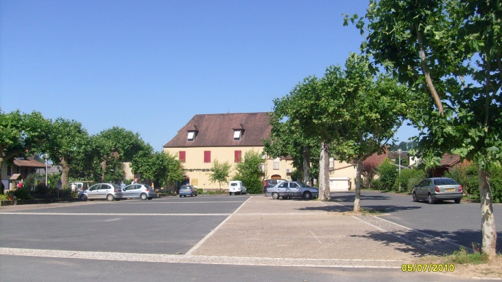 Le foirail - Saint-Julien-de-Lampon