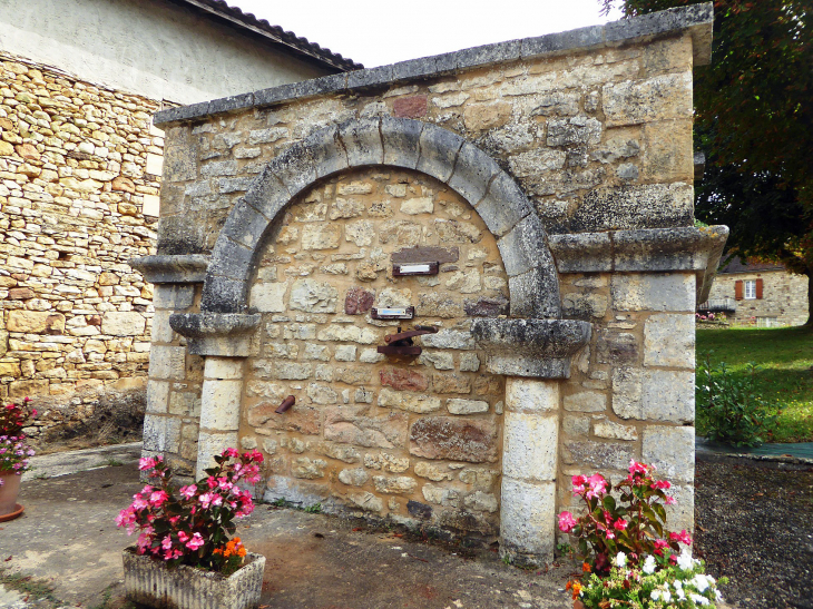 Fontaine - Saint-Laurent-la-Vallée