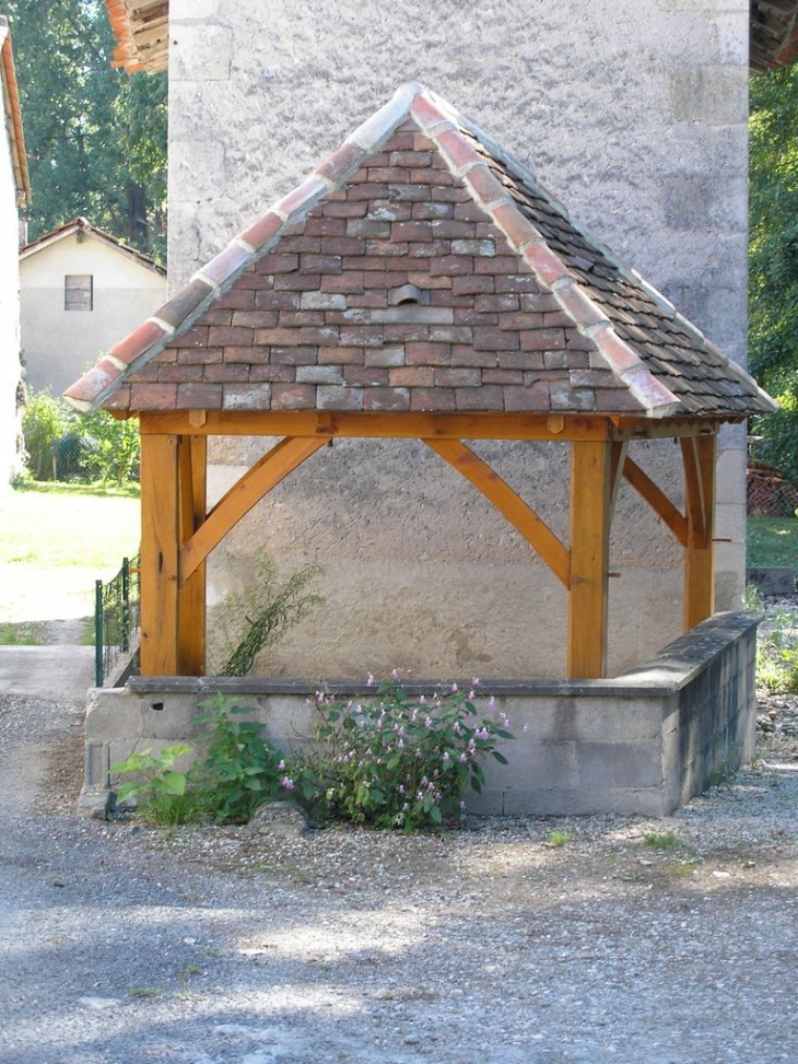 Fontaine - Saint-Léon-sur-l'Isle