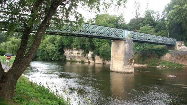  - Saint-Léon-sur-Vézère