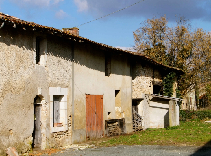 Architecture Rurale du bourg. - Saint-Louis-en-l'Isle