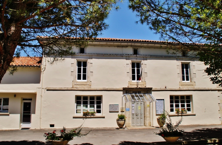 La Mairie - Saint-Martial-Viveyrol