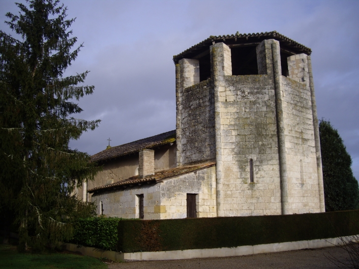 L'église 12ème et son clocher crénelé - Saint-Martin-l'Astier