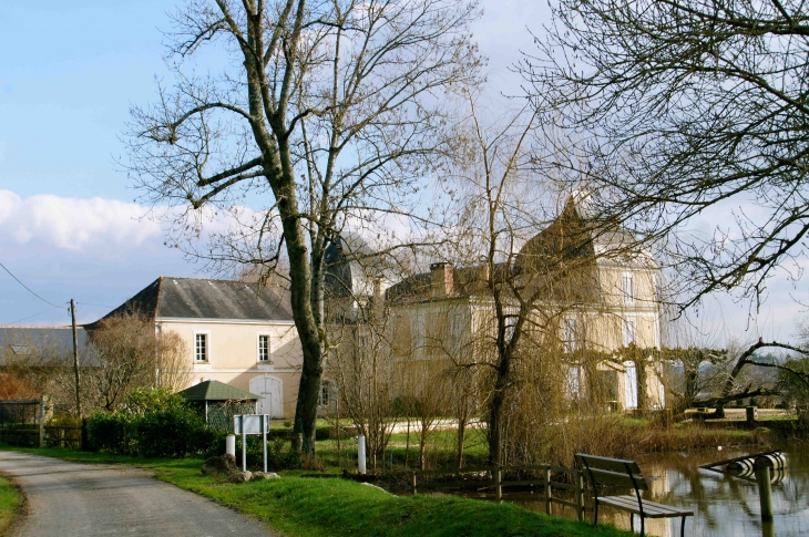 Le Manoir de la Roche. - Saint-Martin-l'Astier