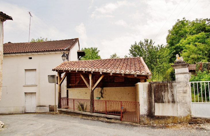 Le Lavoir - Saint-Méard-de-Drône