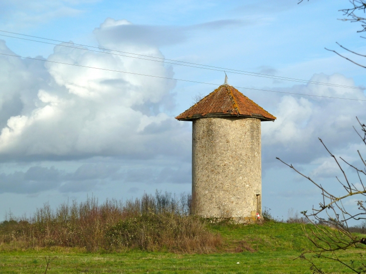 Ancien-moulin-a-vent-de-bonnefare - Saint-Michel-de-Montaigne