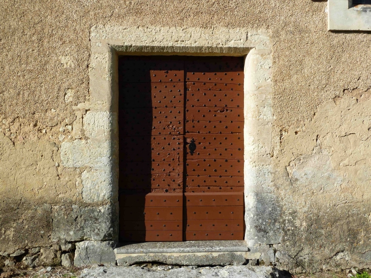 Une porte de l'église - Saint-Michel-de-Villadeix