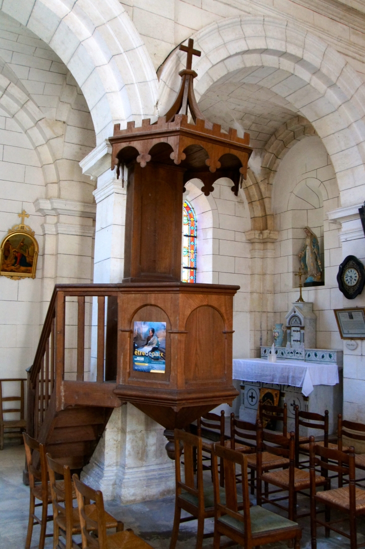 La chaire et la chapelle du collatéral gauche. - Saint-Pantaly-d'Ans