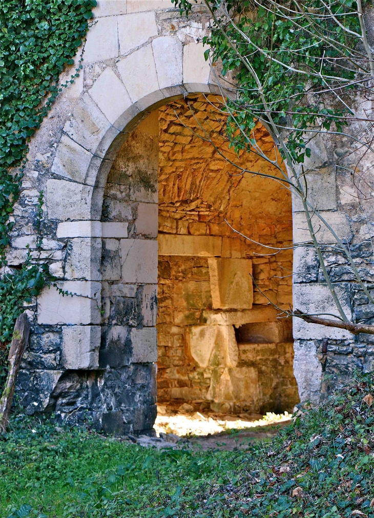 Les ruines duchâteau de Marqueyssac - Saint-Pantaly-d'Ans