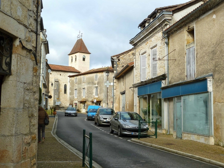 Rue de la République, en 2012. - Saint-Pardoux-la-Rivière