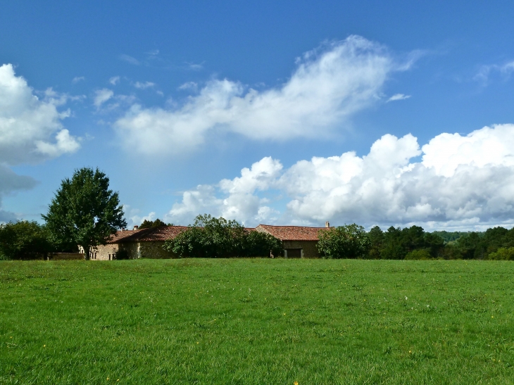 Aux alentours. - Saint-Paul-de-Serre