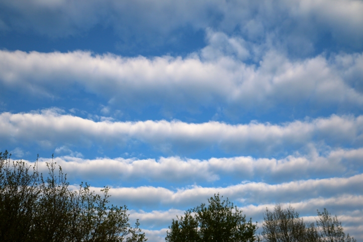 Dimanche 13 avril. Le joli ciel. - Saint-Paul-de-Serre