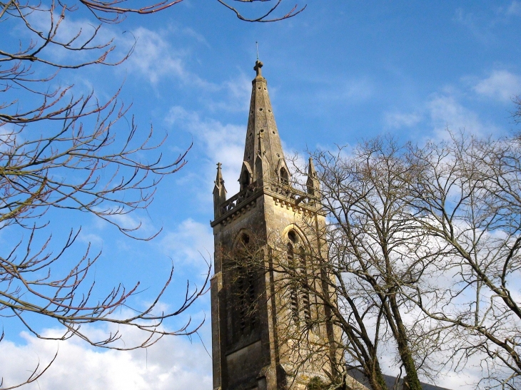 Clocher de l'église - Saint-Pierre-d'Eyraud