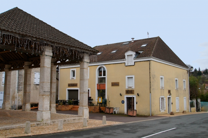 L'Hotel-restaurant. - Saint-Pierre-de-Chignac